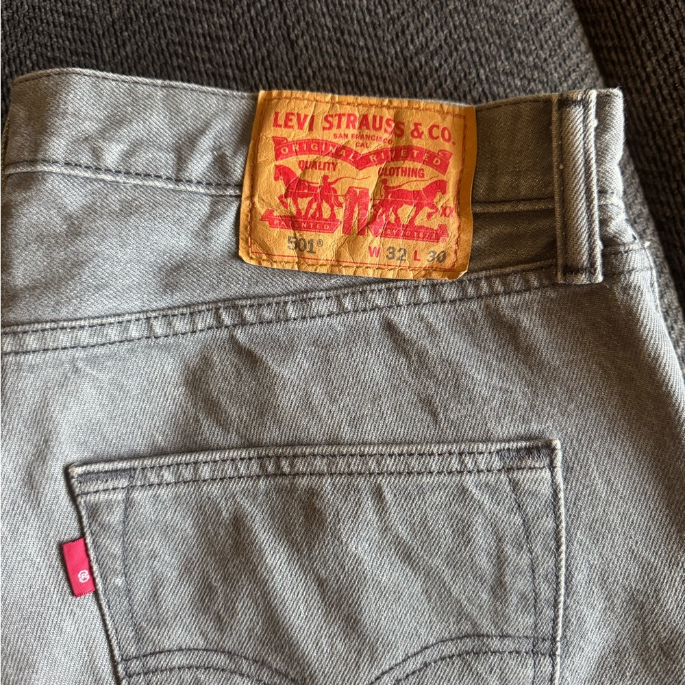 Levi's 501 Men's Straight Jeans in Light Gray Like New Size 32 x 30